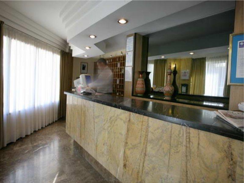 Kross Medina Azahara Torremolinos Exterior foto